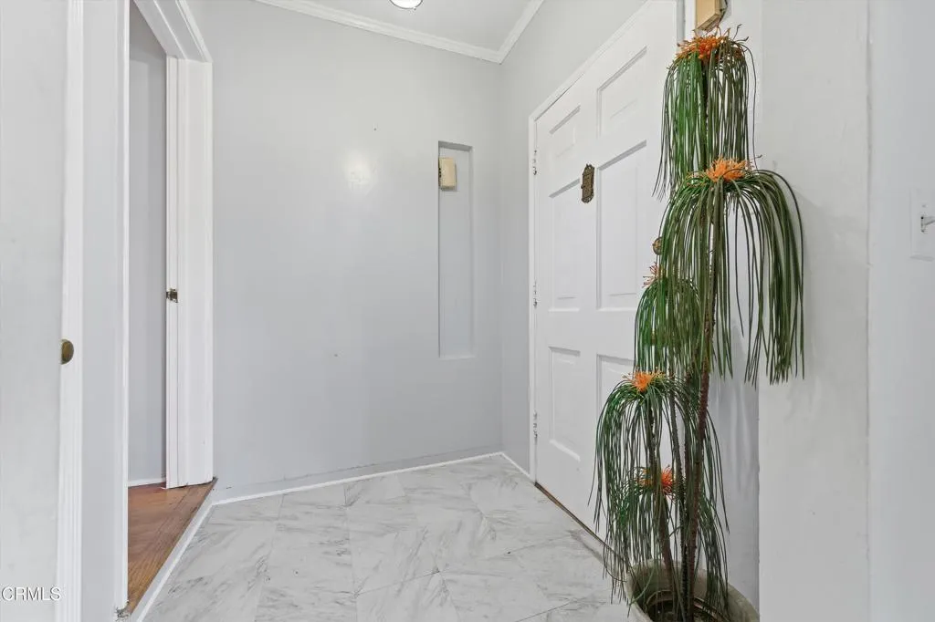 3860 Fairway Boulevard, Los Angeles, California 90043 home-pic-9